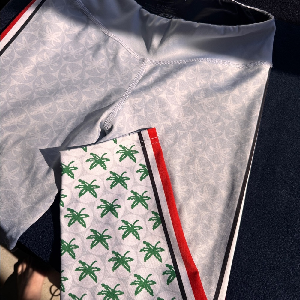 Bend Ohio State Buckeye Leaf running Capris